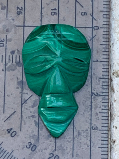 Malachite, cabochon de 33x20x9 - 7,9 grammes. Parfait en bijouterie, collection ,exposition...