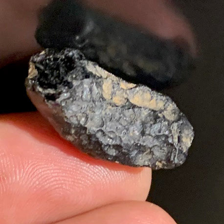 Tectite du Vietnam - 25 x 12 x 10 mm - 3 gr. - Famille des météorites