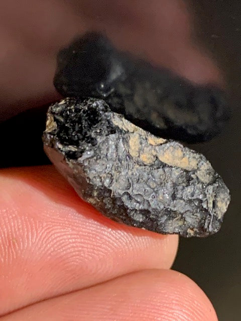 Tektite from Vietnam - 40 mm x 16 x 8 - 11.5 grams - Fascinating, enchanting, hypnotizing!