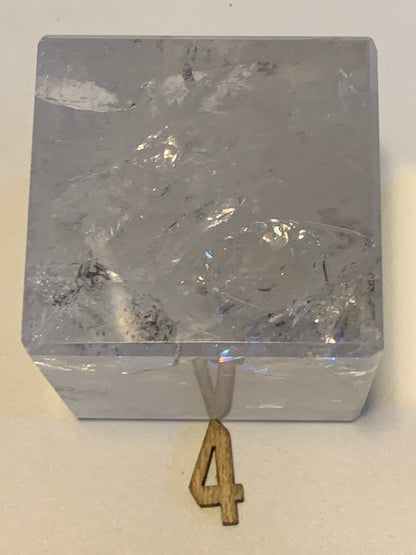 Cube en cristal de roche, un des 5 Solides de Platon, modèles au choix (vente à l'unité) - 1,5 à 5 cm. Qualité A à AAA !