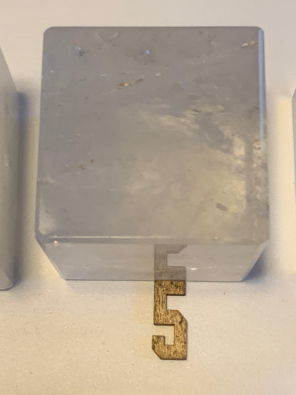 Cube en cristal de roche, un des 5 Solides de Platon, modèles au choix (vente à l'unité) - 1,5 à 5 cm. Qualité A à AAA !