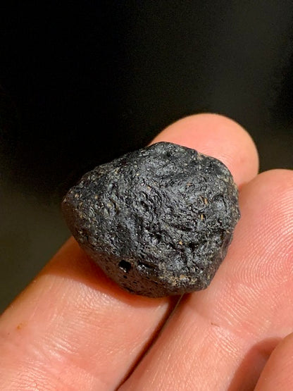 Tektite from Vietnam - 40 mm x 16 x 8 - 11.5 grams - Fascinating, enchanting, hypnotizing!