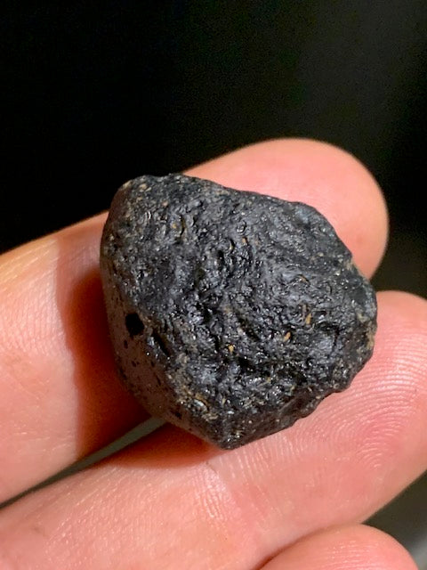 Tektite from Vietnam - 40 mm x 16 x 8 - 11.5 grams - Fascinating, enchanting, hypnotizing!