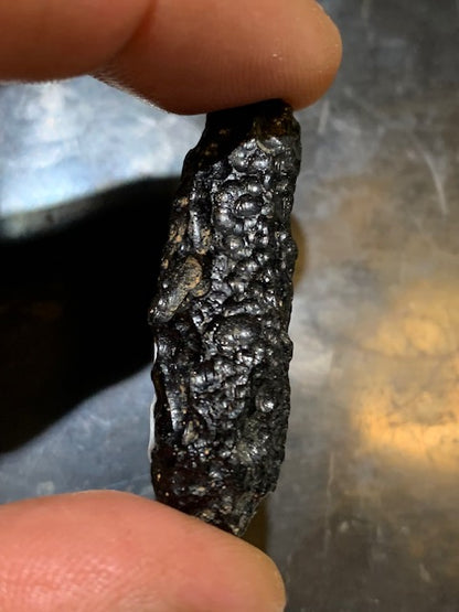 Tektite from Vietnam - 40 mm x 16 x 8 - 11.5 grams - Fascinating, enchanting, hypnotizing!