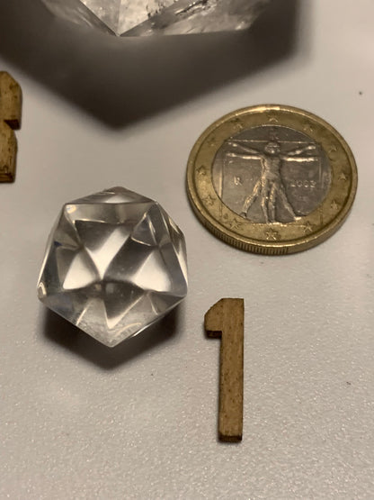 Icosaèdre en cristal de roche, un des 5 Solides de Platon, taille S à XL. Modèles au choix - Vente à l'unité. ± 2 à 6 cm. Qualité A à AAA !