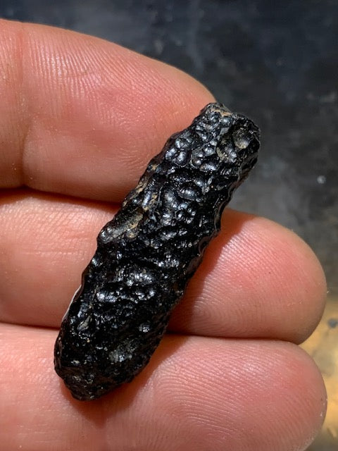 Tektite from Vietnam - 40 mm x 16 x 8 - 11.5 grams - Fascinating, enchanting, hypnotizing!