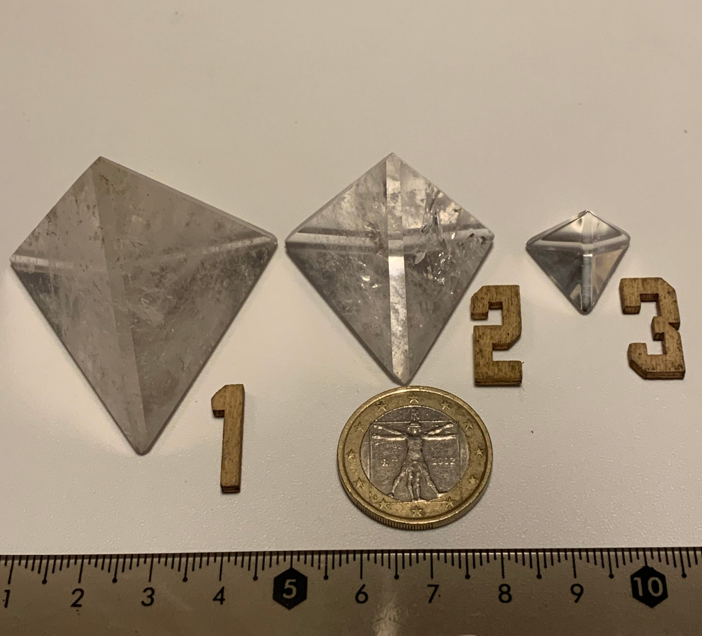 Tétraèdre en cristal de roche, un des 5 Solides de Platon, taille S à XL. Modèles au choix - Vente à l'unité. Environ 1,5 à 6 cm. Qualité A à AAA !