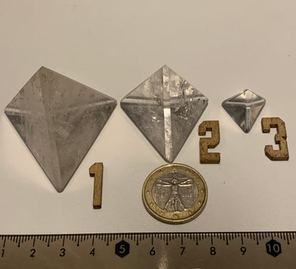 Tétraèdre en cristal de roche, un des 5 Solides de Platon, taille S à XL. Modèles au choix - Vente à l'unité. Environ 1,5 à 6 cm. Qualité A à AAA !