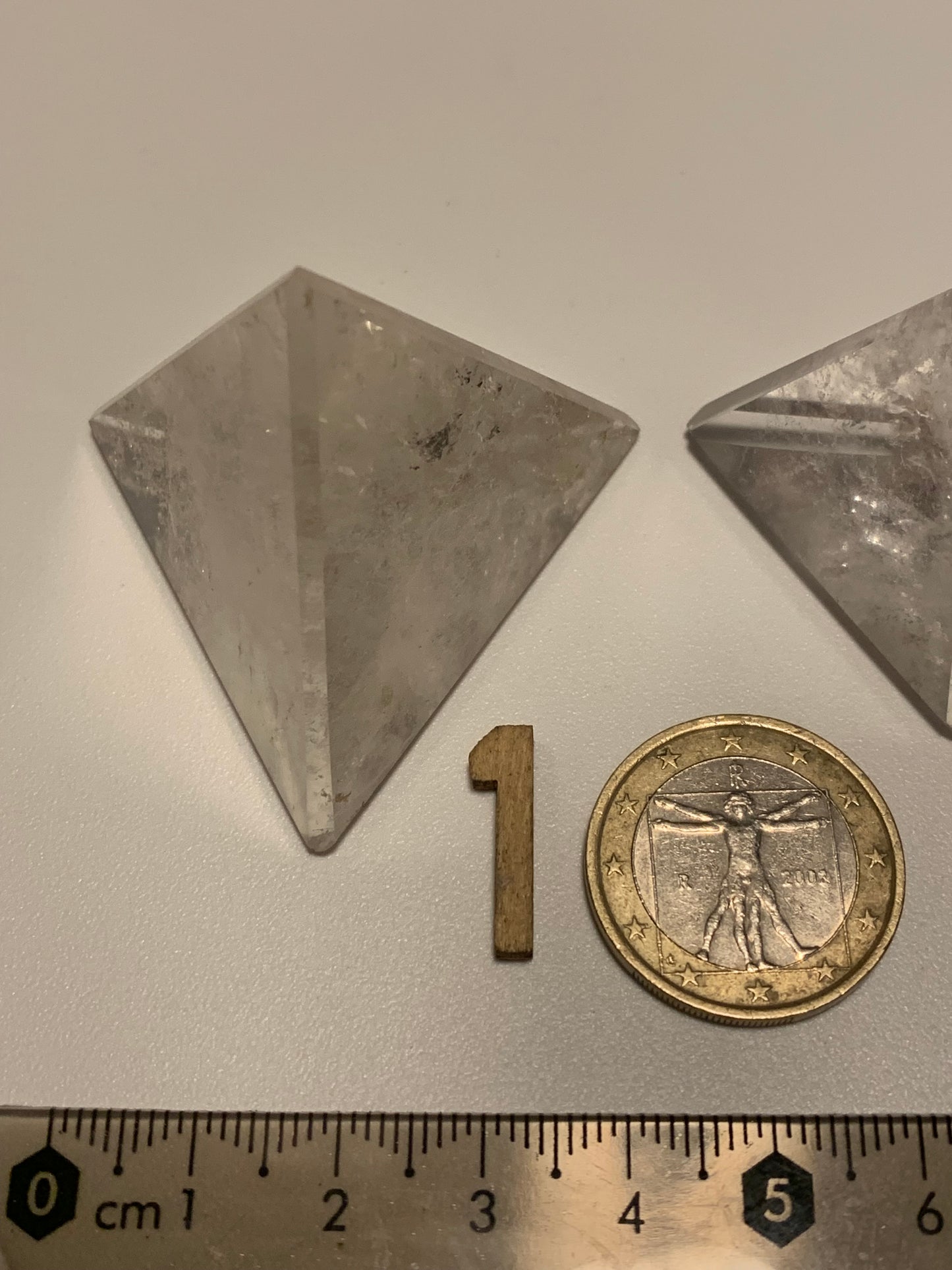 Tétraèdre en cristal de roche, un des 5 Solides de Platon, taille S à XL. Modèles au choix - Vente à l'unité. Environ 1,5 à 6 cm. Qualité A à AAA !