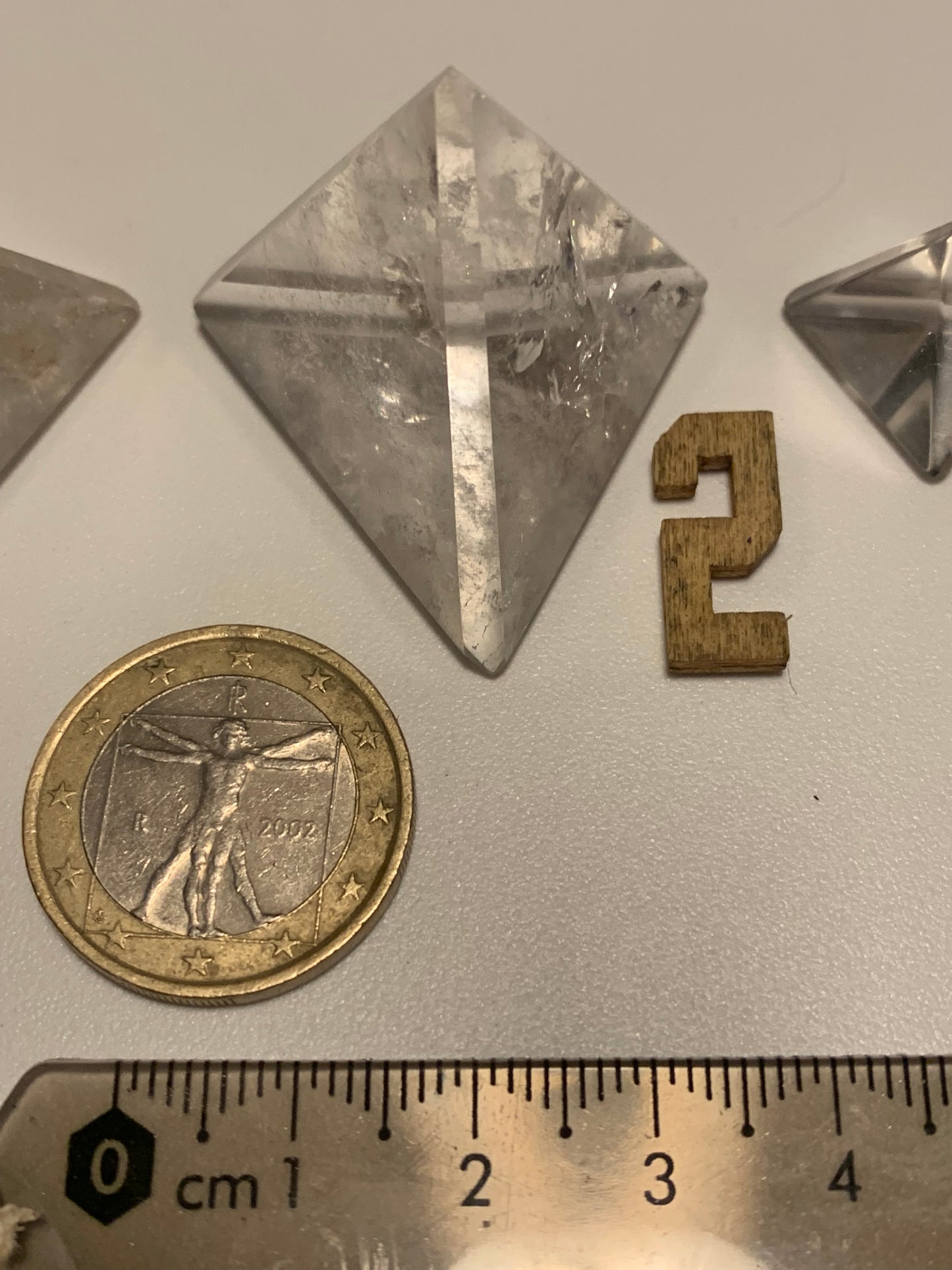 Tétraèdre en cristal de roche, un des 5 Solides de Platon, taille S à XL. Modèles au choix - Vente à l'unité. Environ 1,5 à 6 cm. Qualité A à AAA !