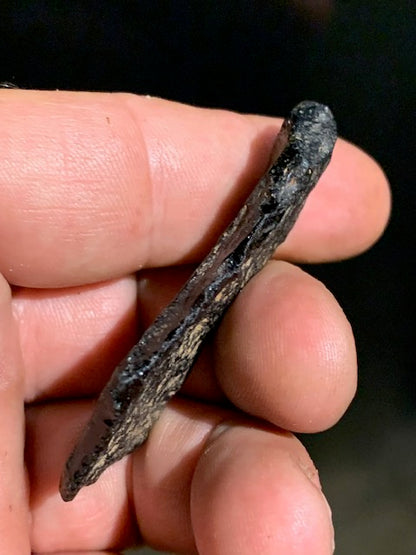 Tektite from Vietnam - 40 mm x 16 x 8 - 11.5 grams - Fascinating, enchanting, hypnotizing!