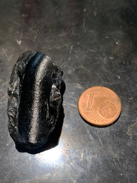 Tectite du Vietnam - 40 x 20 x 13 mm - 7,8 gr. - Famille des météorites