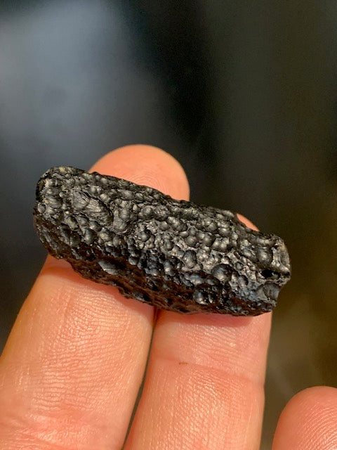 Tectite du Vietnam - 40 x 20 x 13 mm - 7,8 gr. - Famille des météorites