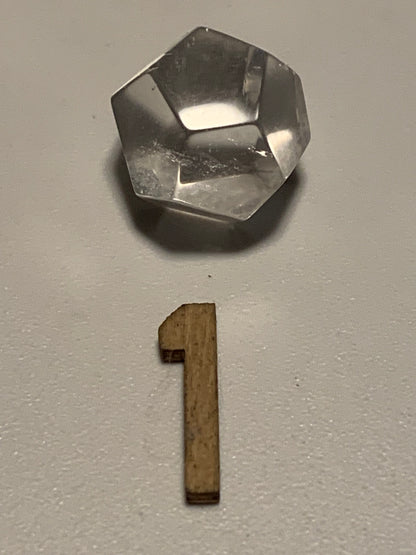 Dodécaèdre en cristal de roche, un des 5 Solides de Platon, taille S à XL. Modéle au choix - Vente à l'unité. Dimensions des pièces : environ 1,5 à 6 cm. Qualité A à AAA !