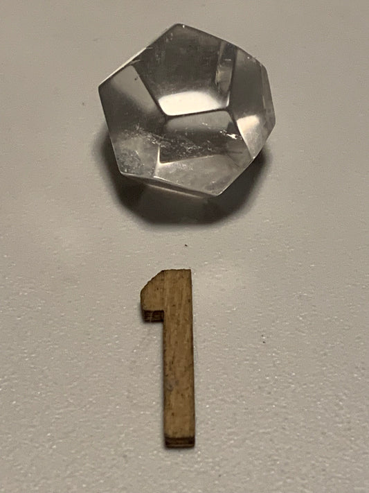 Dodécaèdre en cristal de roche, un des 5 Solides de Platon, taille S à XL. Modéle au choix - Vente à l'unité. Dimensions des pièces : environ 1,5 à 6 cm. Qualité A à AAA !