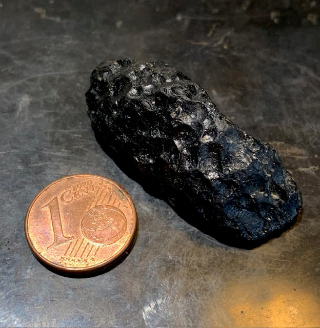 Tectite du Vietnam - 39 x 17 x 15 mm - 10,5 gr. - Famille des météorites