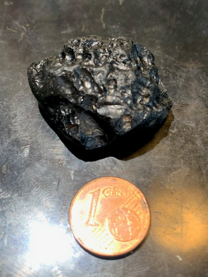 Tectite du Vietnam - 34 x 29 x 15 mm - 14,2 gr. - Famille des météorites