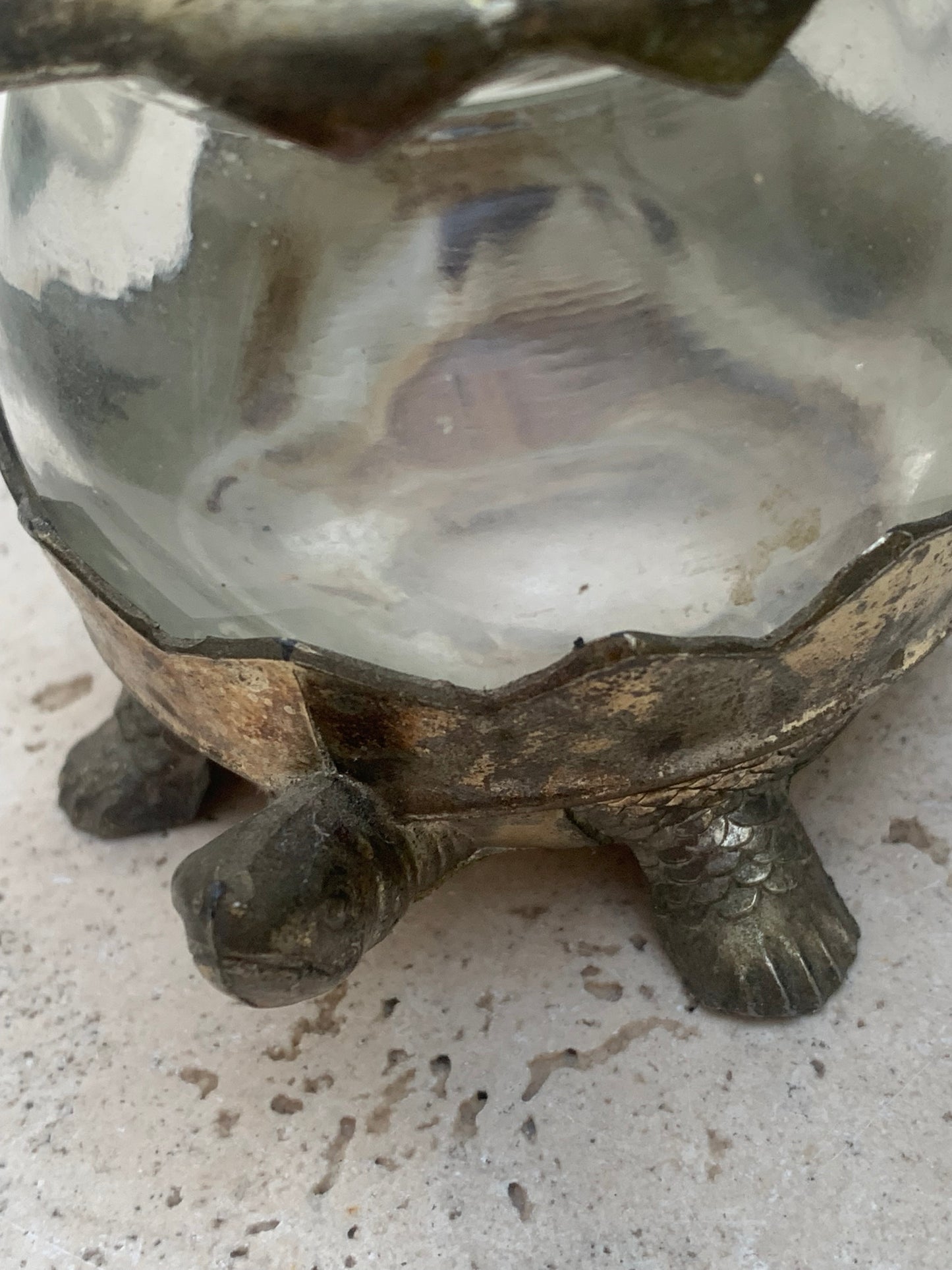 Bougeoir/ Photophore ancien du Japon en forme de tortue - En verre et métal - 92x69x62 cm - 297 gr. !