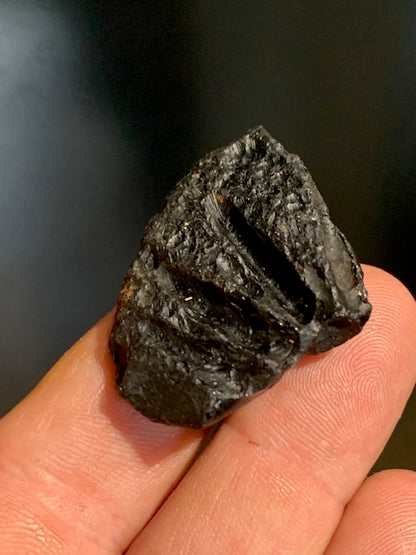 Tectite du Vietnam - 45 x 33 x 11 mm - 15,5 gr. - Famille des météorites
