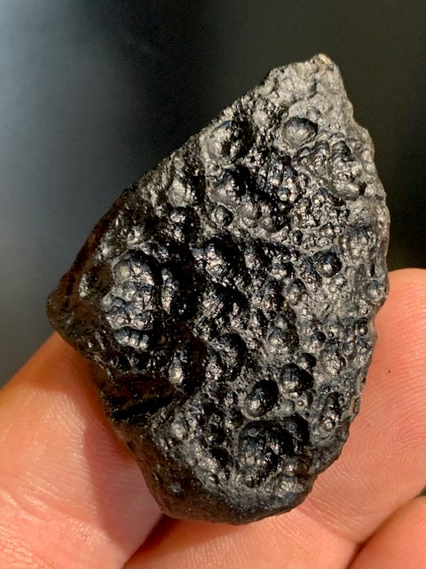 Tectite du Vietnam - 45 x 33 x 11 mm - 15,5 gr. - Famille des météorites
