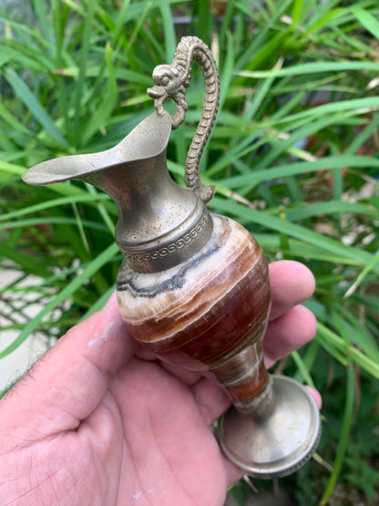 Decorative vase/pitcher made of onyx stone and metal (brass) - Superb antique piece, second-hand (perfect condition).