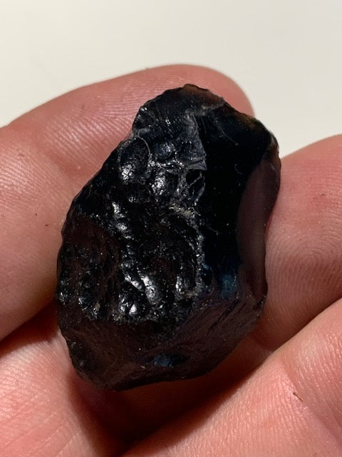 Tectite du Vietnam - 35 x 22 x 16 mm - 13,6 gr. - Famille des météorites