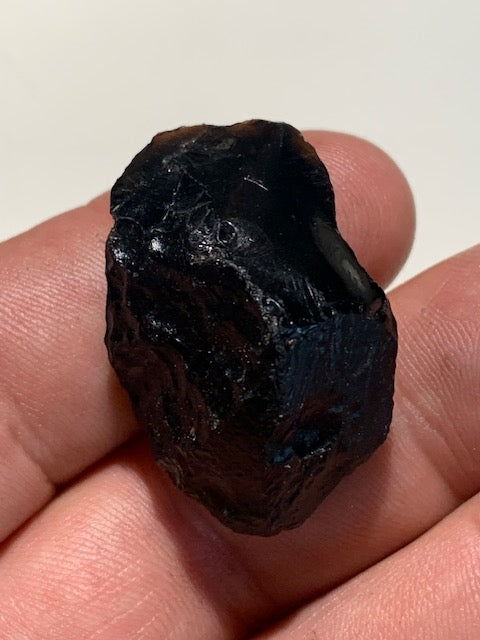 Tectite du Vietnam - 35 x 22 x 16 mm - 13,6 gr. - Famille des météorites