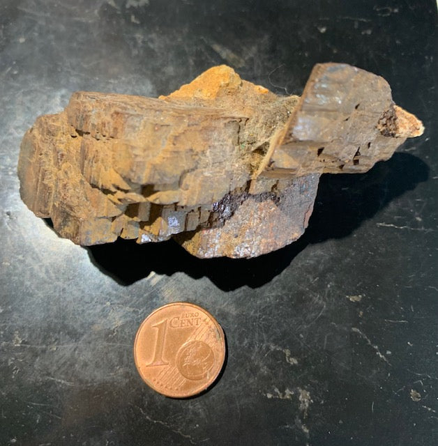 Impactite : terme général pour les roches modifiées ou créées par un impact météoritique - 76 mm x 34 x 33 - 54,7 gr.