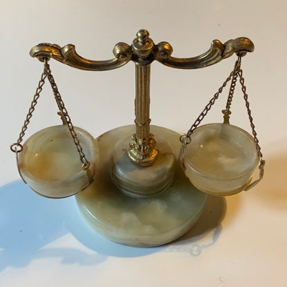 ⚖️ Balance décorative/ balance de bureau en pierre d'Onyx et métal (laiton) - Superbe pièce ancienne et de seconde main (état parfait).