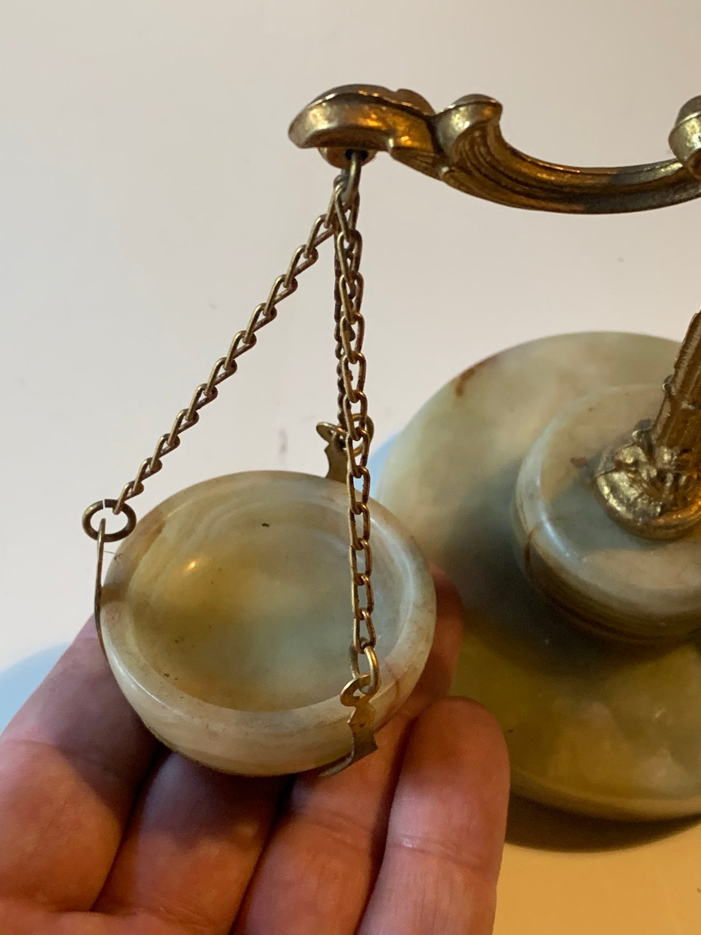 ⚖️ Balance décorative/ balance de bureau en pierre d'Onyx et métal (laiton) - Superbe pièce ancienne et de seconde main (état parfait).