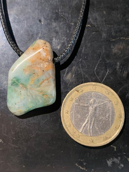 Larimar, pendentif en pierre naturelle à percement latéral - 29 mm x 19 x 8. Vendu avec cordon noir réglable