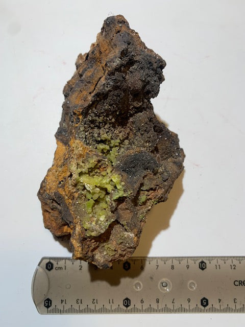 Pyromorphite, spécimen brut - 131 mm x 90 x 75 - 667 gr.