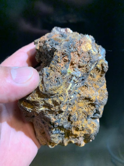 Pyromorphite, spécimen brut - 131 mm x 90 x 75 - 667 gr.