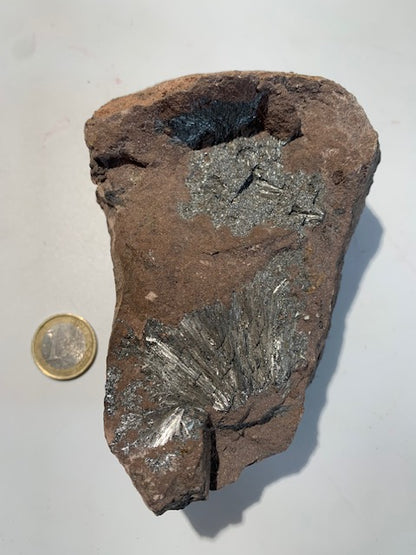Pyrolusite, spécimen brut - 130 mm x 90 x 65 - 705 gr.