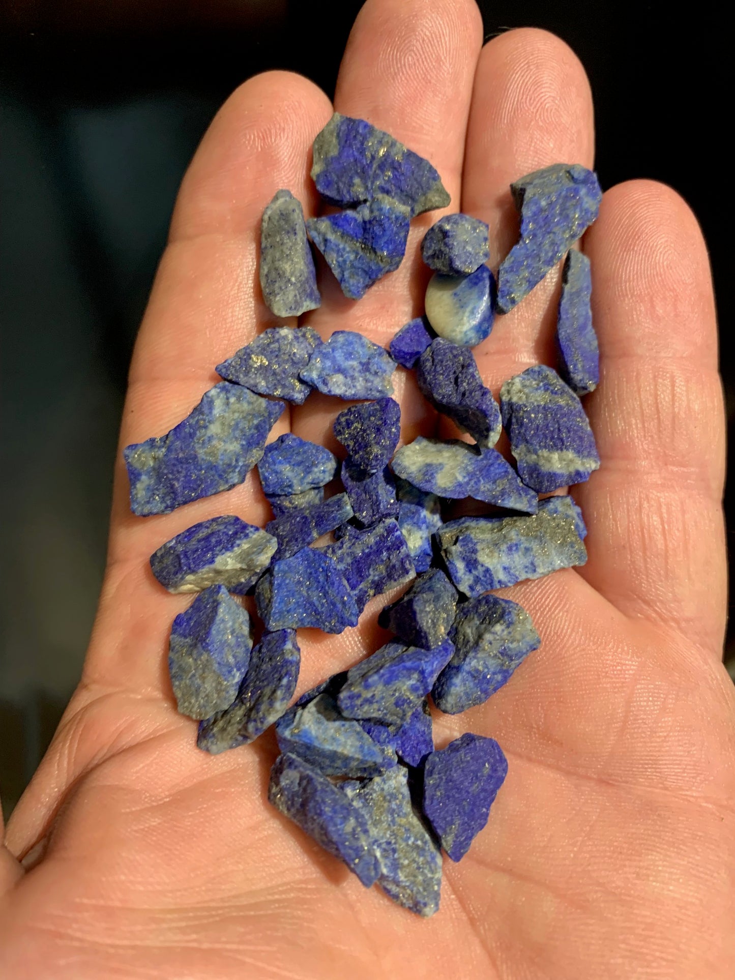 Lapis-lazuli naturel brut – Superbe lot de fragments sélectionnés – env. 15 × 10 × 4 mm – 34,1 g – qualité AA à AAA