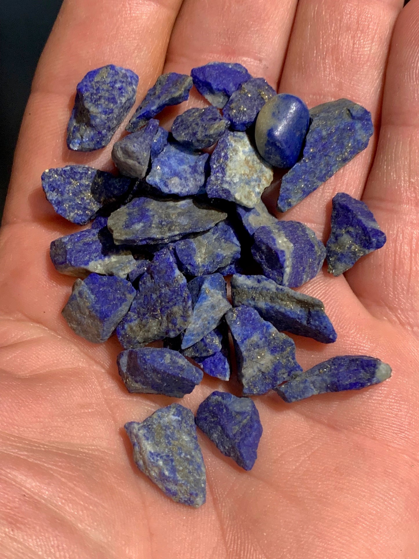 Lapis-lazuli naturel brut – Superbe lot de fragments sélectionnés – env. 15 × 10 × 4 mm – 34,1 g – qualité AA à AAA