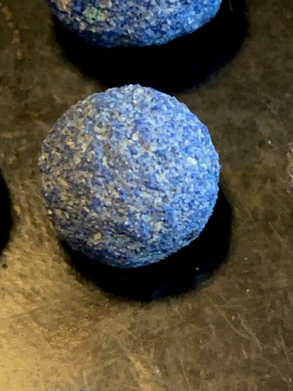 Azurite - Petites sphères naturelles brutes et 1 lot de fragments naturels - de 9 à 14 mm de diamètre - 17 gr.