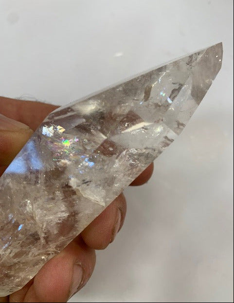 Cristal de roche, pointe bi-déterminée naturelle de 130 x 45 x 30 mm - 230 gr.