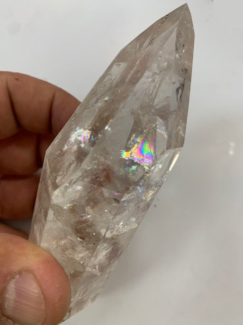 Cristal de roche, pointe bi-déterminée naturelle de 130 x 45 x 30 mm - 230 gr.
