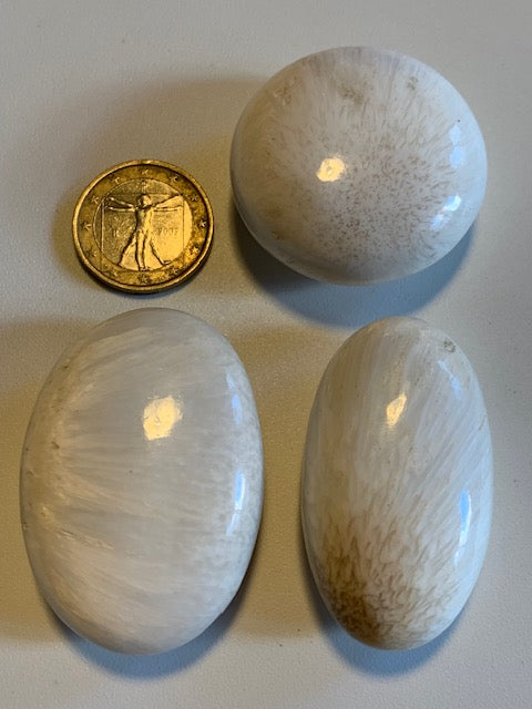 Scolécite (famille des zéolites) – 3 galets polis au choix ! Qualité AA à AAA
