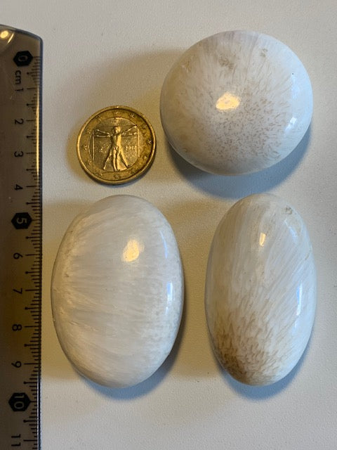 Scolécite (famille des zéolites) – 3 galets polis au choix ! Qualité AA à AAA