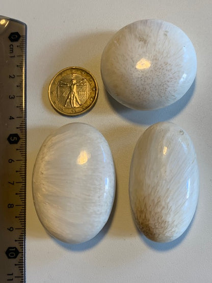 Scolécite (famille des zéolites) – 3 galets polis au choix ! Qualité AA à AAA
