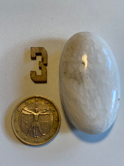 Scolécite (famille des zéolites) – 3 galets polis au choix ! Qualité AA à AAA