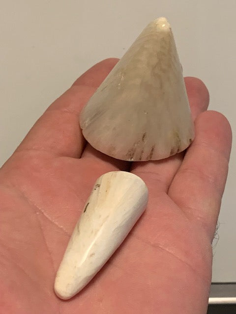 Scolécite (famille des zéolites) – 2 cœurs de druses polis au choix ! Qualité AA à AAA