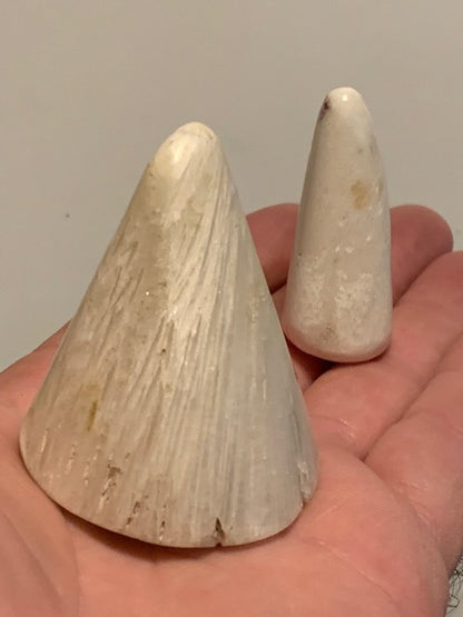 Scolécite (famille des zéolites) – 2 cœurs de druses polis au choix ! Qualité AA à AAA