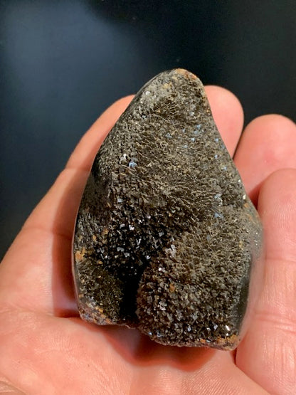Septaria, freeform display piece, 863 grams - 120 x 85 x 80 millimeters. Superb quality, an open freeform shape full of mineral velvet!