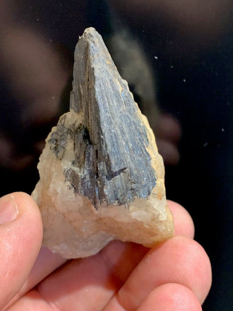 Pyrolusite, raw specimen - 130 mm x 90 x 65 - 705 gr.