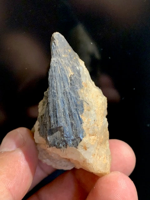 Pyrolusite, raw specimen - 130 mm x 90 x 65 - 705 gr.