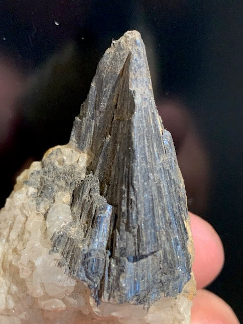 Pyrolusite, raw specimen - 130 mm x 90 x 65 - 705 gr.