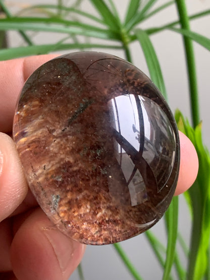 Cristal de Roche/ Quartz Lodolite ou Quartz Chaman – Spécimen naturel - ± 47 mm (H) × 36 × 30 - 67 gr. !